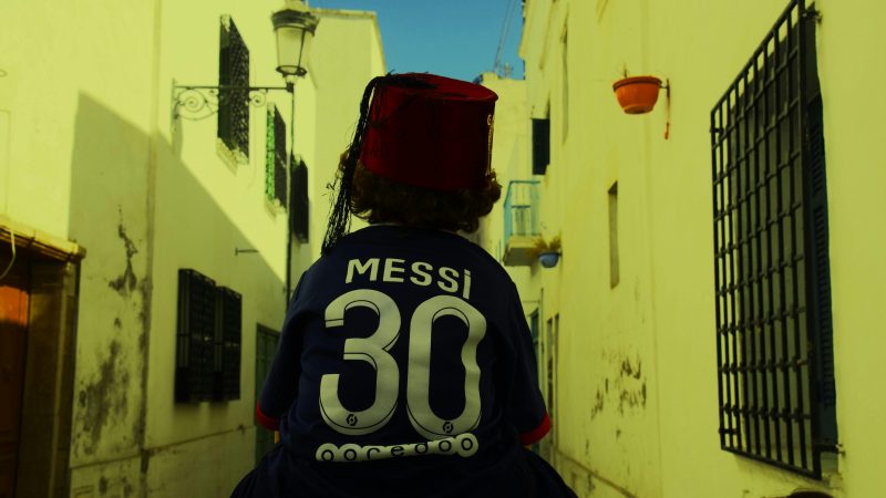 Combien gagne Messi par mois ?