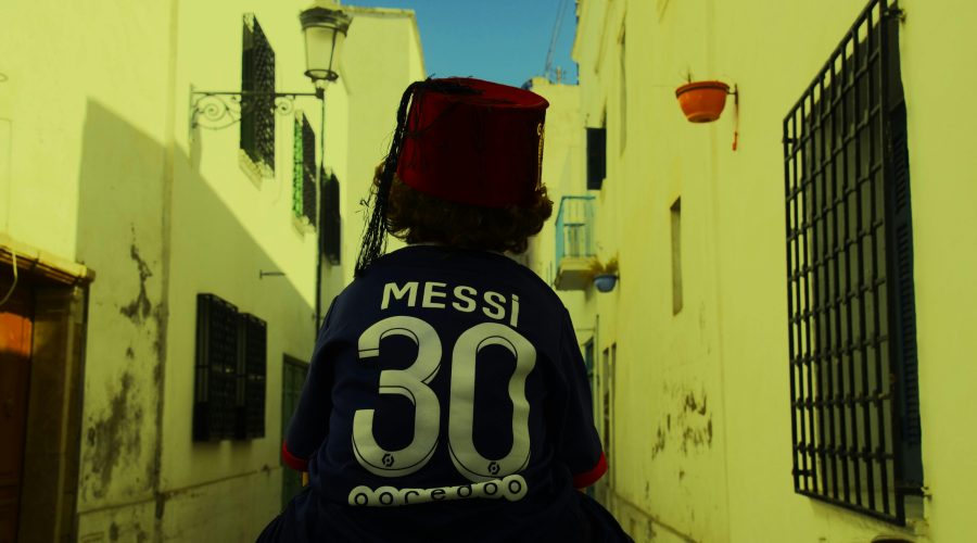 Combien gagne Messi par mois ?