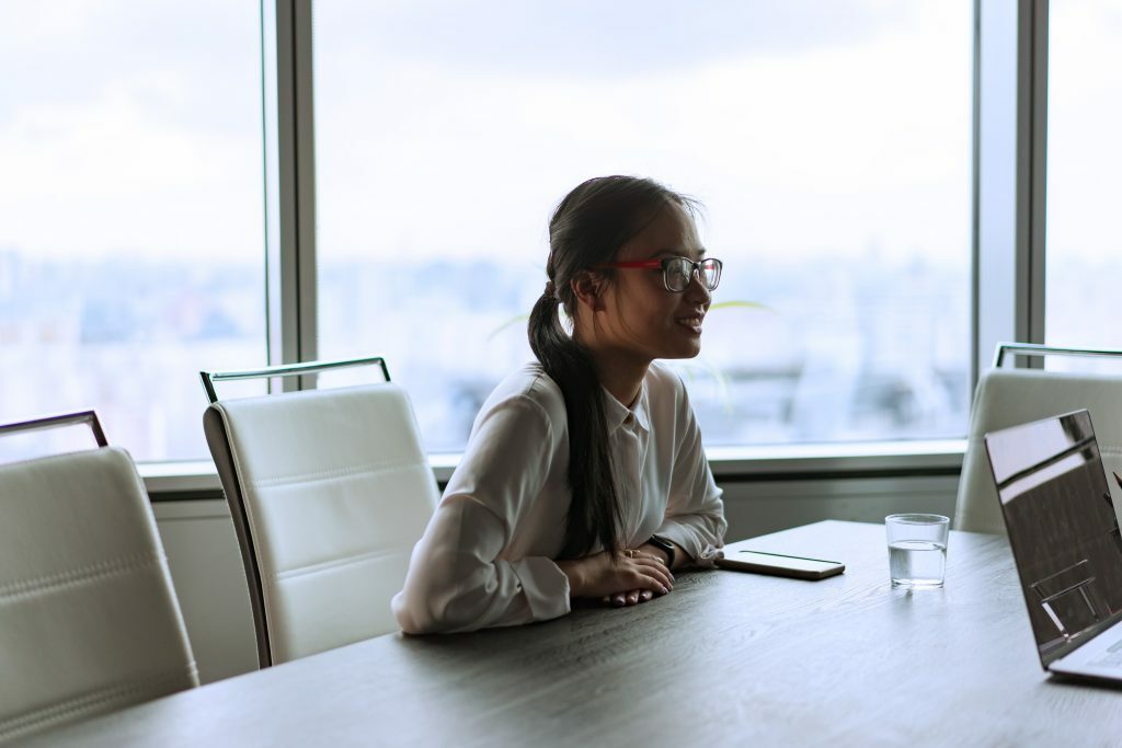 meeting avec une femme d'affaires
