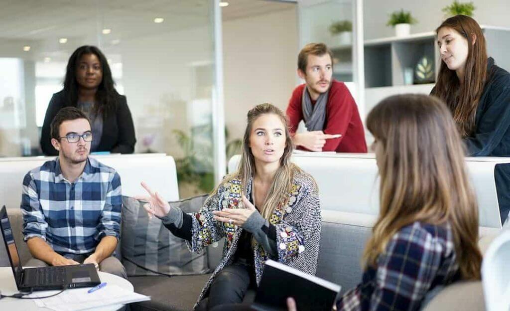L’attribut alt de cette image est vide, son nom de fichier est workplace-1245776_1280-1-1024x624.jpg.