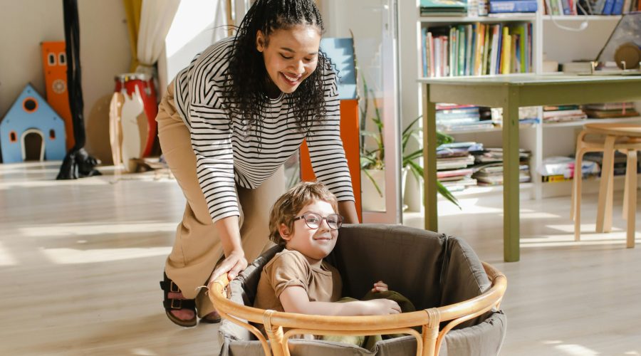 Comment devenir assistante maternelle ?