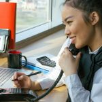 Comment devenir chargé de communication ?